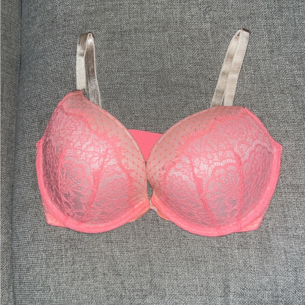 Victoria’s Secret Pink lace bra 32DD